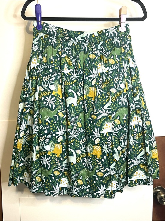 Modcloth Dresses & Skirts - Modcloth Women’s Size S Lightweight Cotton Green Floral Dinosaur A-Line Skirt